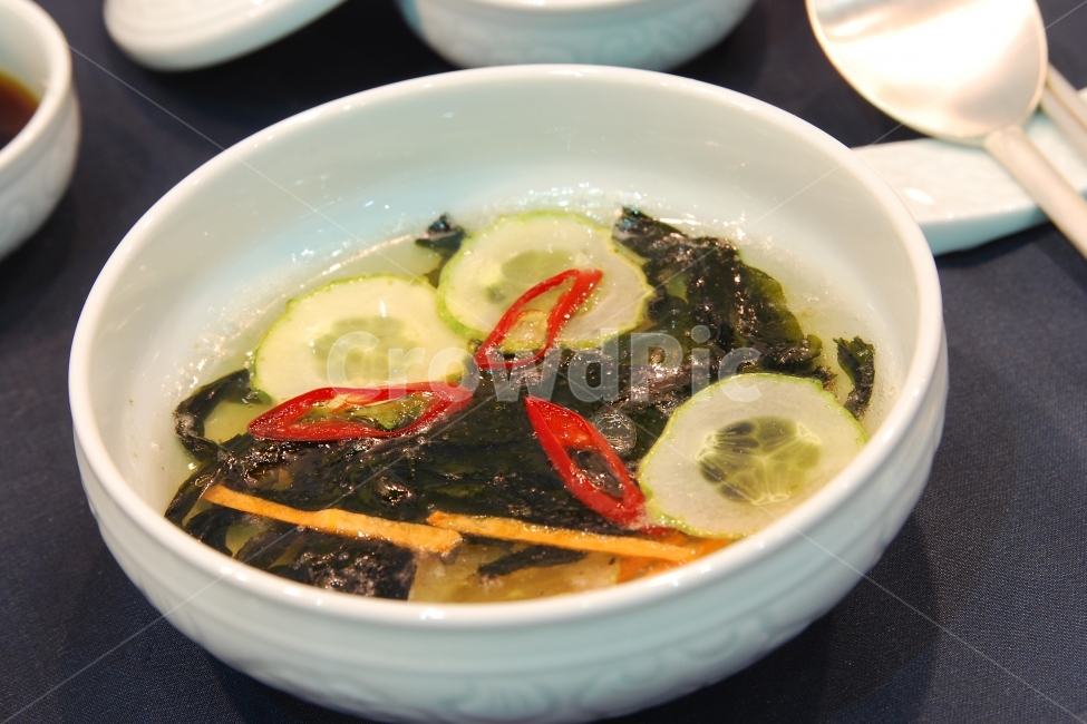 미역국,국,반찬,미역,오이,국거리,한식,음식,그릇,한국,음식,식재료,요리,food,cook,meal,dishes,food reserves,한식,한국음식,한국요리,korean food,korean dishes,korean meal,korean cook