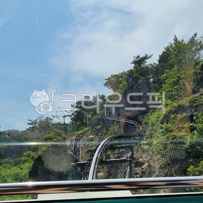 rail road,railroad,road,rail,railway,train track,traintrack,monorail,traffic,transportation