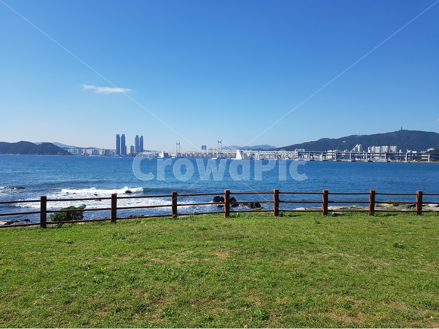 푸른바다,잔디,울타리,하늘,파도,도시,풍경,city,landscape,한국도시풍경,한국도시경관,korea cityscape