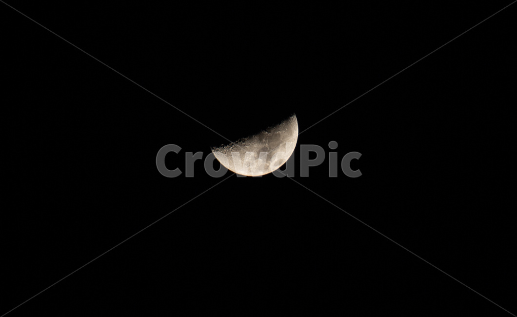 달,하현달,밤,고독,달빛,야경,밤,풍경,nightscape,night,landscape,nature,자연,outdoors,옥외,astronomy,천문학,universe,우주,moon,outer space,대기권 밖