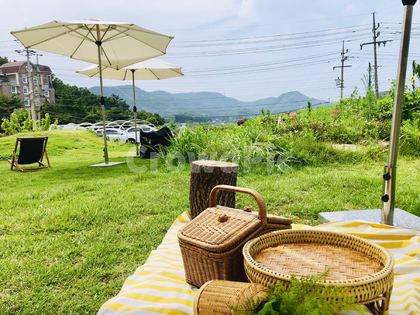 vacation,휴가,meal,식사,food,식품,바구니,돗자리,소풍,도시락