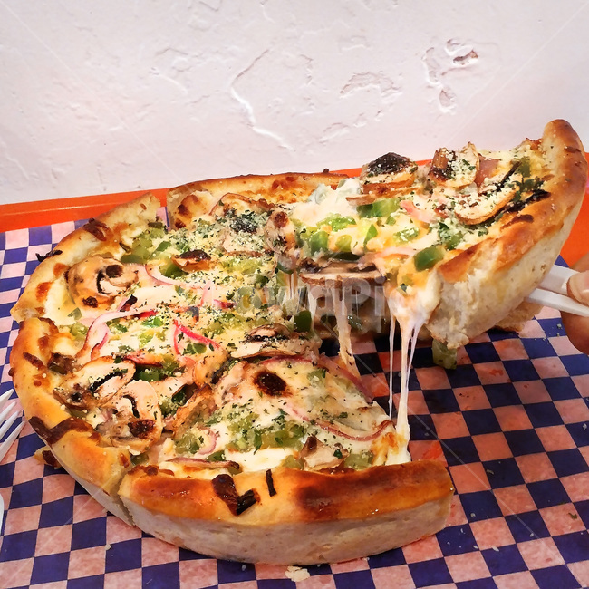 피자,치즈,pizza,cheese,버섯,platter,양파,mushroom,onion,음식,식재료,요리,food,cook,meal,dishes,food reserves,양식,서양음식,서양요리,western food,western dishes,western meal,western cook