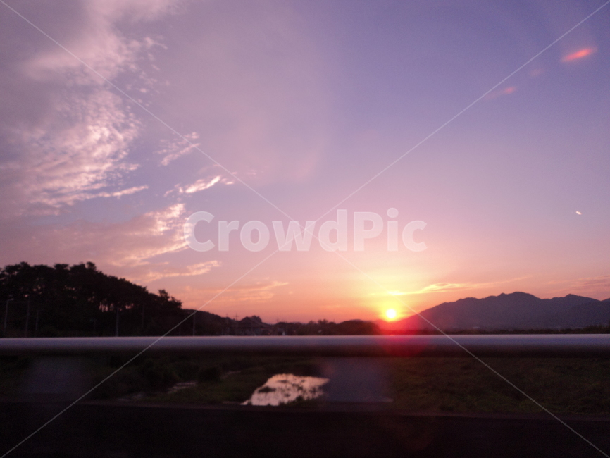 석양,해넘이,일몰,하늘,풍경,자연,풍경,nature,landscape,outdoors,옥외,sunlight,햇빛,sky,sunset,dusk,황혼,dawn,새벽,red sky,붉은 하늘
