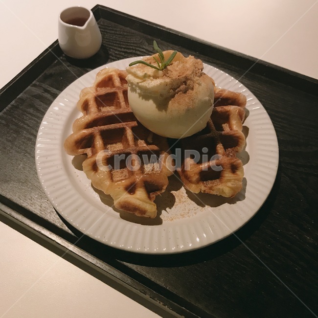 와플,아이스크림,디저트,카페,음식,음식,식재료,요리,food,cook,meal,dishes,food reserves,디저트,간식,후식,dessert,snack