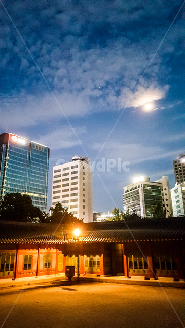 덕수궁,궁궐,고궁,야경,도시,역사,서울,조선,달,가로등,ancient,architecture,asia,asian,beautiful,building,chosun,city,cityscape,culture,emperor,evening,famous,heritage,historic,historical,history,korea,korean,koreanarchitecture,landmark,landscape,modern,night,old,oriental,palace,royal,seoul,sky,skyline,tourism,tower,tradition,traditional,urban