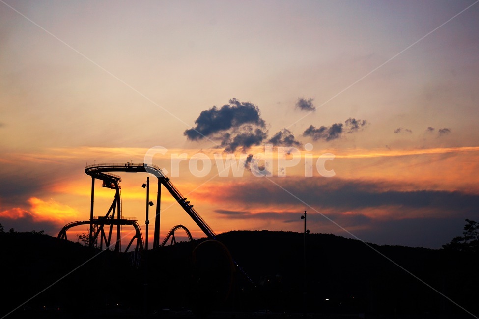 놀이기구,하늘,주황,빨강,sky,실루엣,그림자,silhouette,shadow,놀이공원,놀이동산,놀이터,amusement park,playground