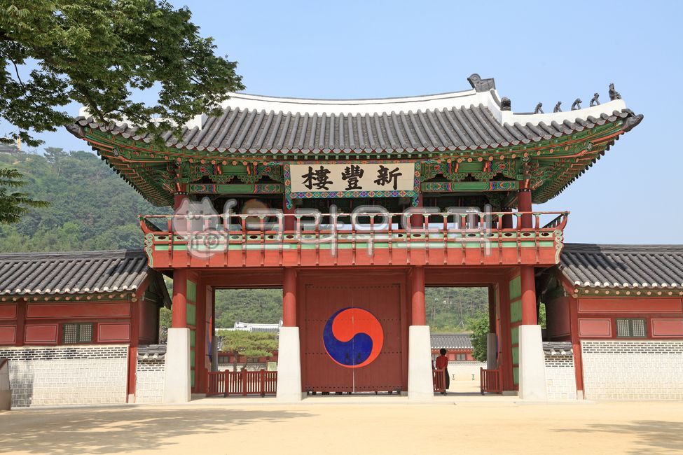 화성행궁,수원화성,화성,행궁,수원,신풍루,정문,문,입구,문화재,사적,전통,건축,전통건축,기와,누각,망루,야외,실외,명소,수원시,경기도,한국