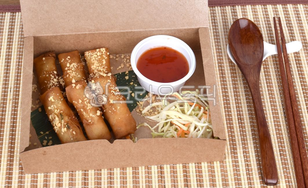 spoon,숟가락,춘권,뻐삐야텃,튀김,태국,태국요리,요리