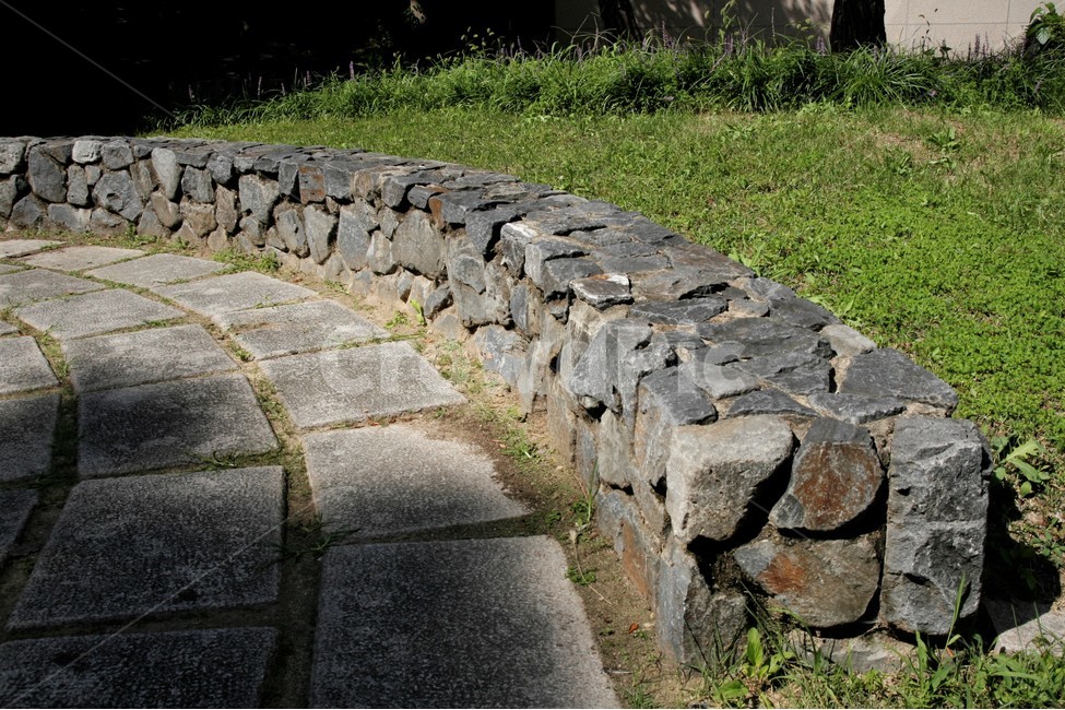 석축,잔디,정원,산책로,조경,자연,풍경,nature,landscape,walkway,보도,path,통로,flagstone,판석,slate,슬레이트