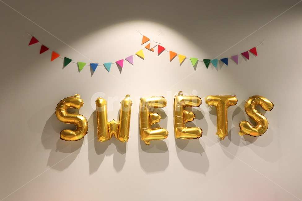 sweets,파티,장식,decoration,풍선,balloon,벽,알록달록,wall,기념일,축하,anniversary,congratulation,celebrate,celebration