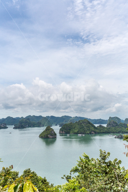sky,cloud,ocean,nature,island,Halong Bay,sight,vietnam,Tourist destination,Emotion,world natural heritage