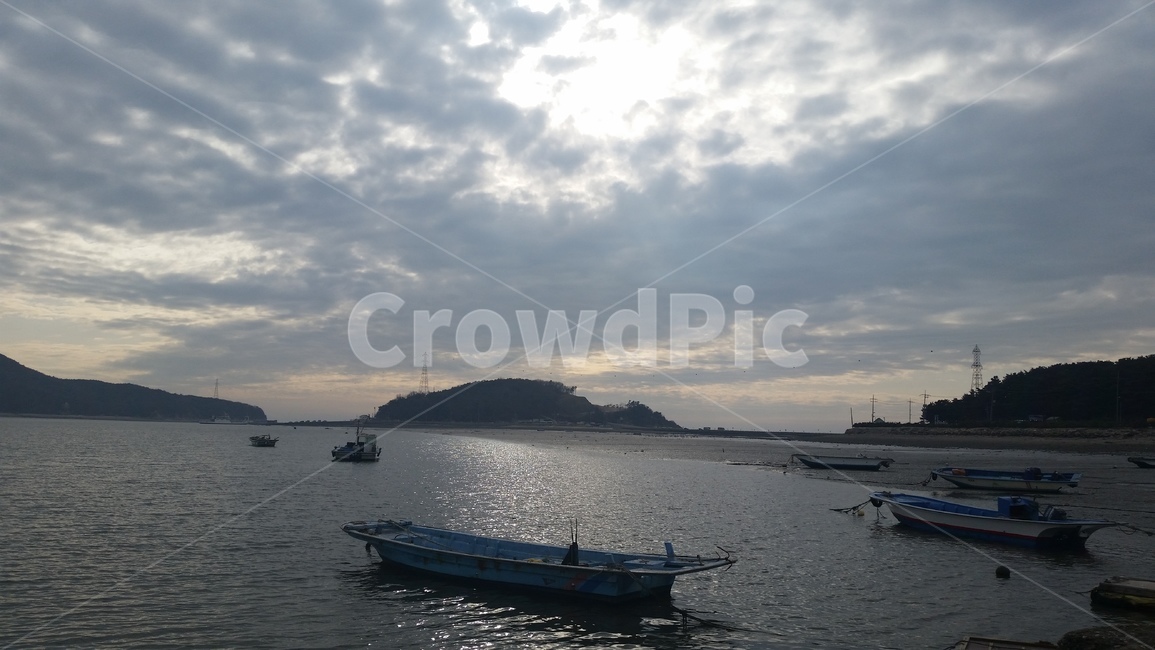Beach,sunset,full of clouds,foreshore,west sea