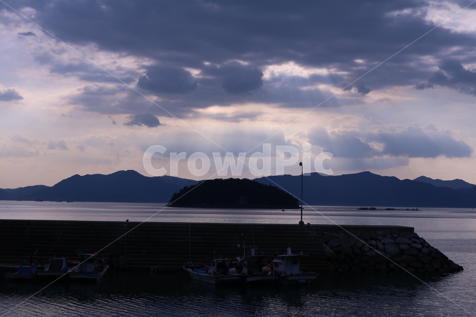 하늘,빛,풍경,바다,섬,구름,여름바다,자연,풍경,nature,landscape,transportation,교통,watercraft,선박,vehicle,차량,weather,날씨