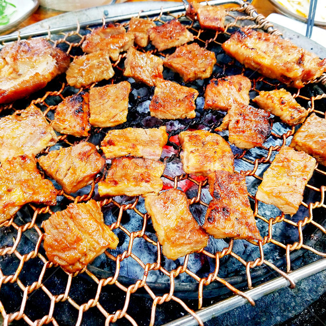 고기,불판고기,불판,그릴,숯불구이,음식,식재료,요리,food,cook,meal,dishes,food reserves,육류,고기,meat
