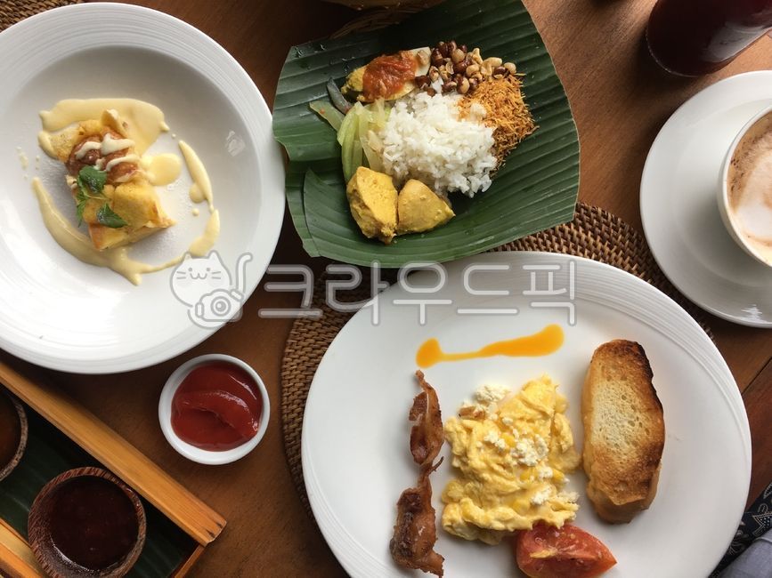 Balinese food,bacon,Breakfast,Hotel breakfast,breakfast,baguette,food,scramble,ketchup
