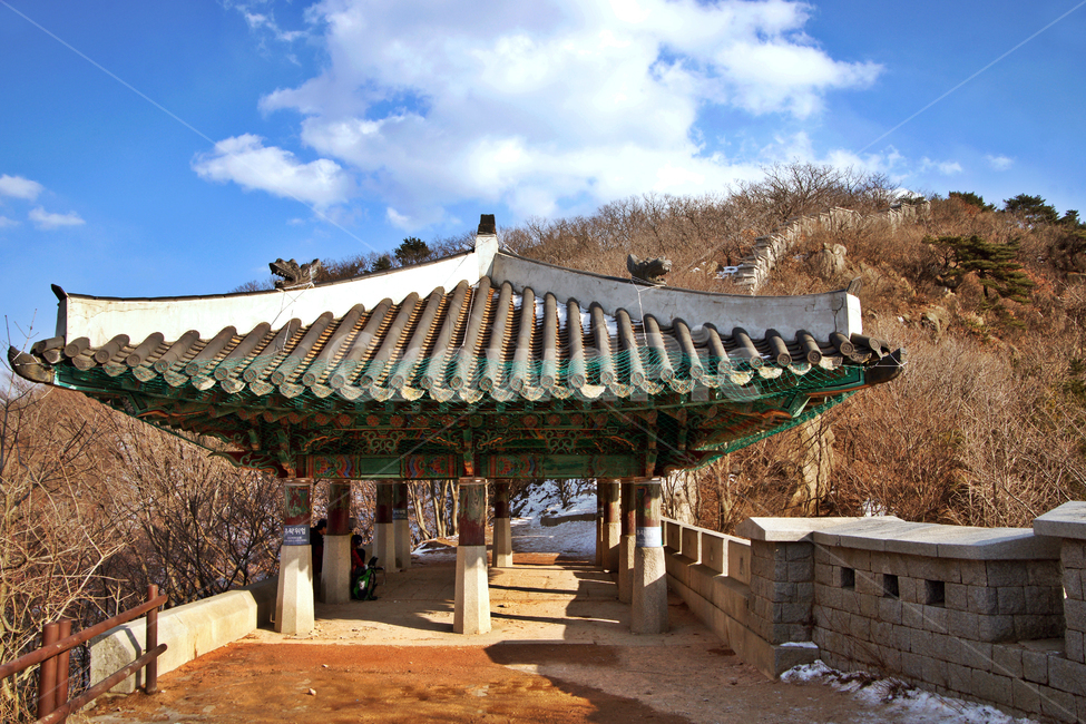 대남문,북한산성,북한성,남쪽문,1711년,소남문,문루,군사지휘소,겨울,계절,winter,season,한국전통,한국문화,korean traditional,korean culture,건축물,건물외관,exterior,building,structure,architecture,construction