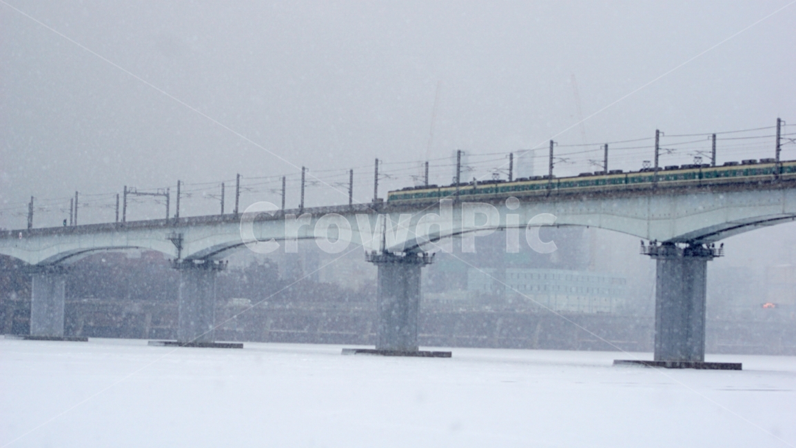 한강,당산청교,눈,겨울,다리,겨울,계절,winter,season,교통,교통수단,traffic,transportation,storm,폭풍,blizzard,눈보라,nature,자연,outdoors,옥외,snow