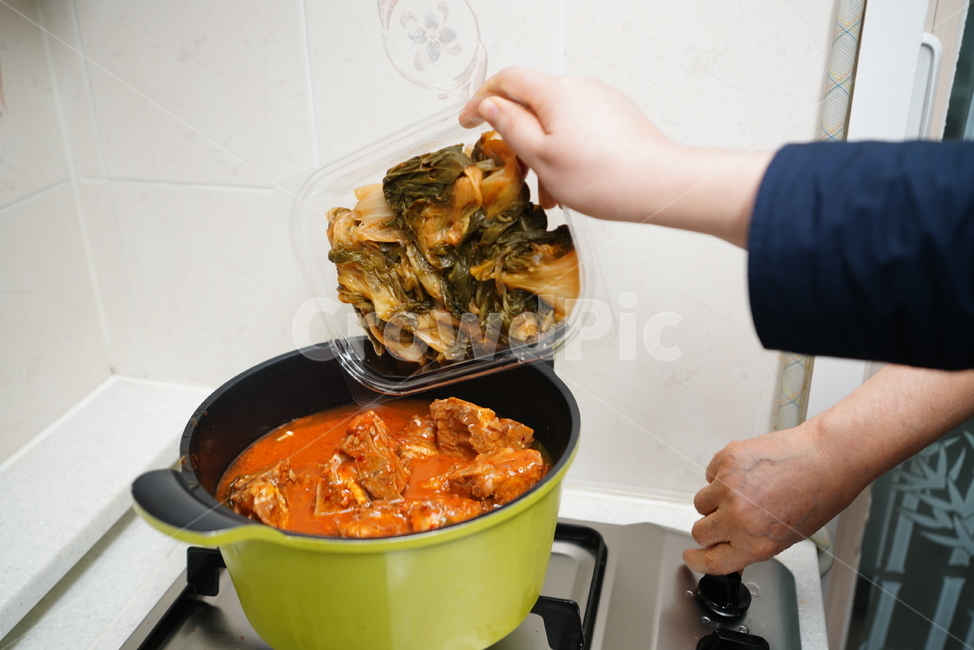 감자탕,한식,음식,식사,먹거리,집밥,국물,국물요리,요리,찌개