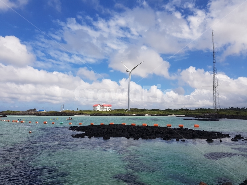 제주도,제주,월정리해변,바다,sea,맑은하늘,발전기,jejuisland,풍경,월정리,제주도,jeju,jeju island,에너지산업,energy industry