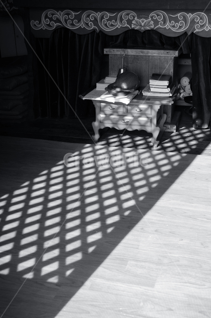 절,흑백사진,shadow,monotone,그림자,문살