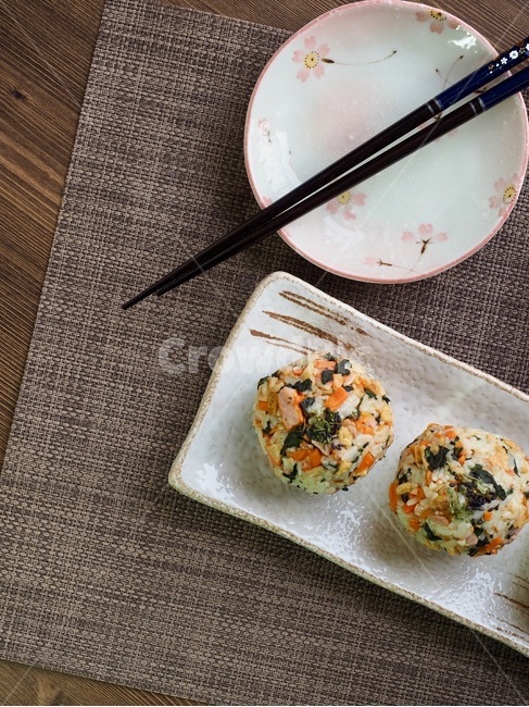 밥,주먹밥,식사,점심,야채주먹밥,야채김주먹밥,한국음식,식품,한식,한국문화,한국,배경,음식문화,웰빙,문화,아시아,아시아음식,접시,전통,음식,요리,음식,식재료,요리,food,cook,meal,dishes,food reserves