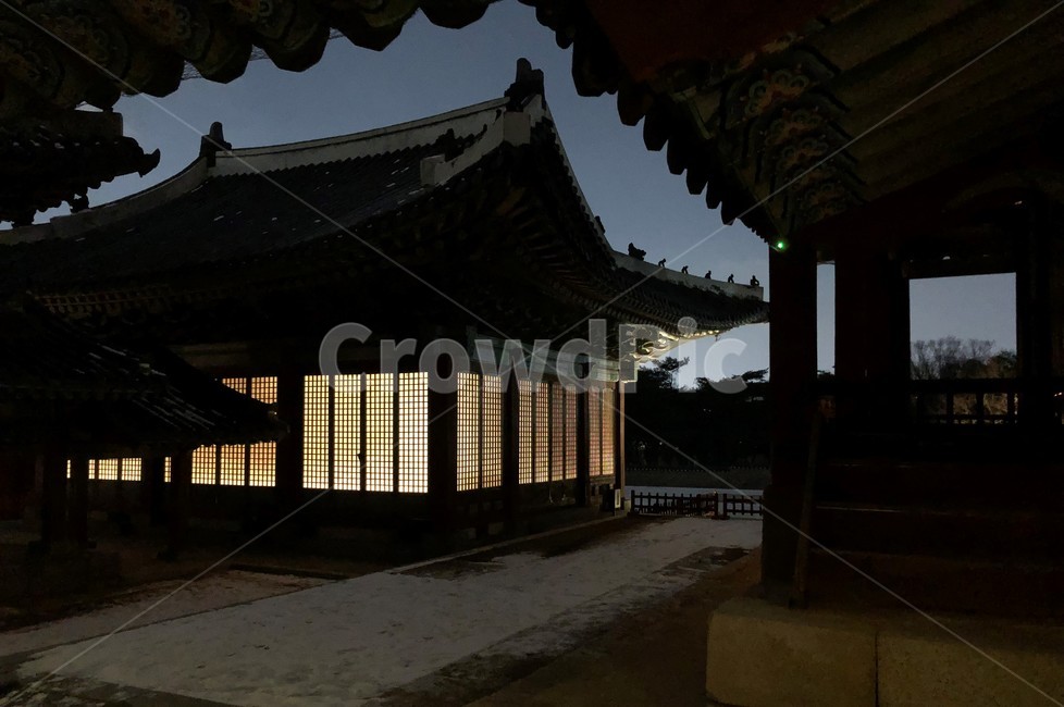 종묘,한옥,밤,하늘,야경,전통건축,건축,야경,밤,풍경,nightscape,night,landscape,한국전통,한국문화,korean traditional,korean culture,건축물,건물외관,exterior,building,structure,architecture,construction,pagoda,탑,worship,예배,건물,shrine,신사