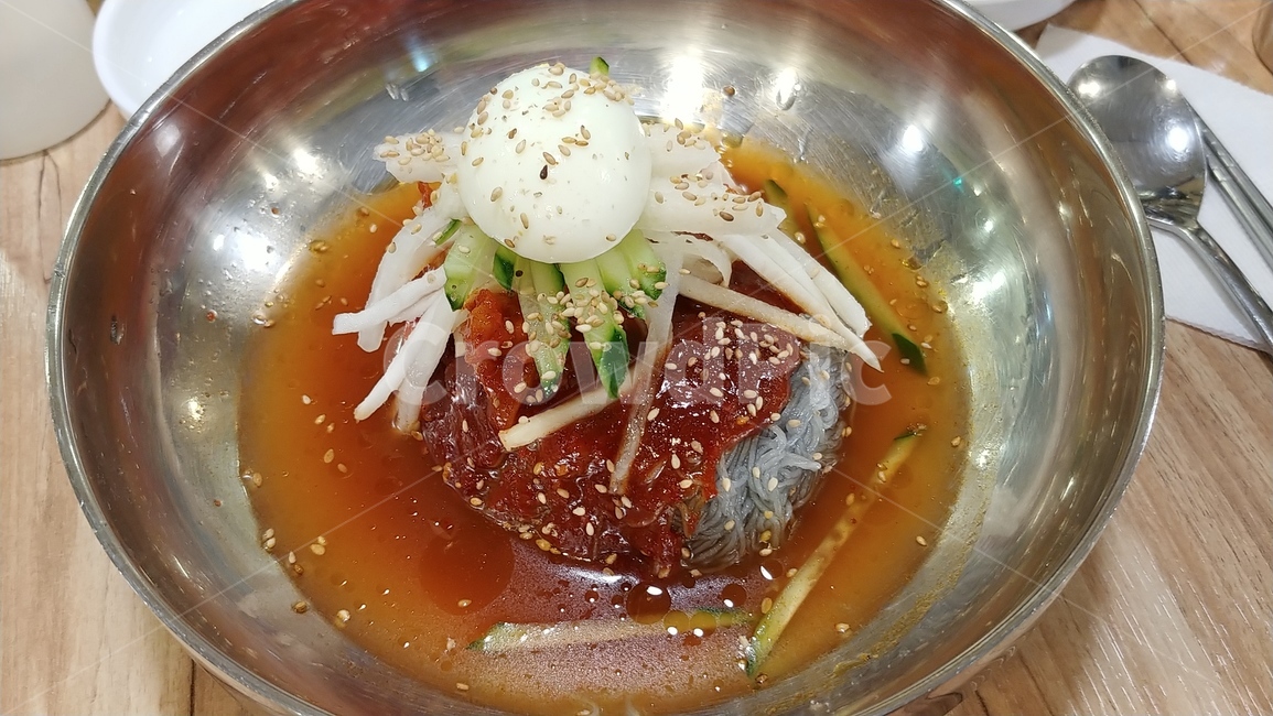 비빔냉면,함흥냉면,코다리냉면,냉면,한국요리,면요리,육수,계란,고명,오이,양념장,식재료,요리,음식,food,식사,면류,스테인레스,그릇,cook,meal,koreanfood,koreandishes,한식,참깨,음식,식재료,요리,food,cook,meal,dishes,food reserves,면류,면요리,noodles,한식,한국음식,한국요리,korean food,korean dishes,korean meal,korean cook