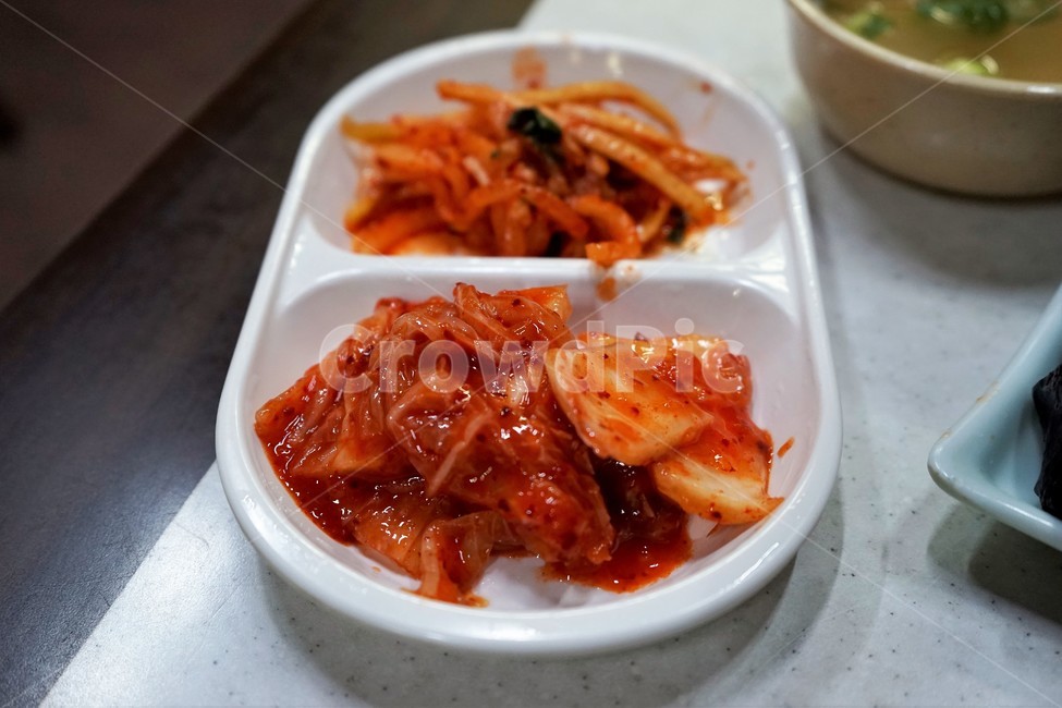 김치,한국음식,식당,분식집,매콤,반찬,전통음식,고추가루,배추김치,신김치,음식,식재료,요리,food,cook,meal,dishes,food reserves,한식,한국음식,한국요리,korean food,korean dishes,korean meal,korean cook