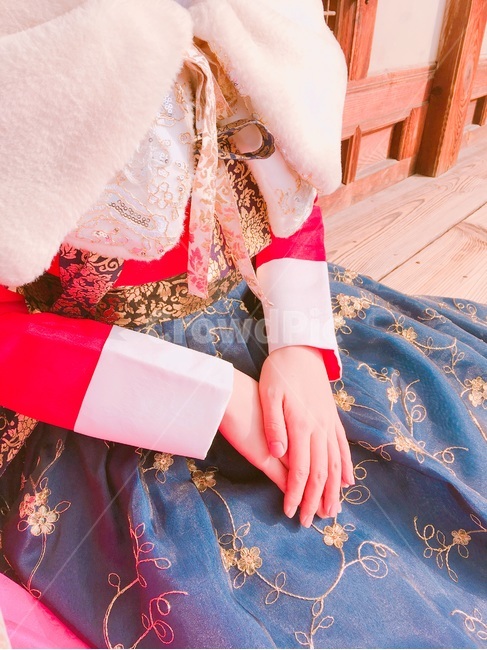 한복,사람,전통의상,여자,감성사진,소녀,색감,경복궁,궁,한국전통,한국문화,koreantraditional,koreanculture,한국전통의상,hanbok,인물,인간,여성,human,person,woman,female,lady,감성,sensible,feeling,한국전통,한국문화,korean traditional,korean culture,한복,한국전통의상,hanbok,korean traditional clothes,사람,인물,인간,human,person,여성,여자,woman,female,lady