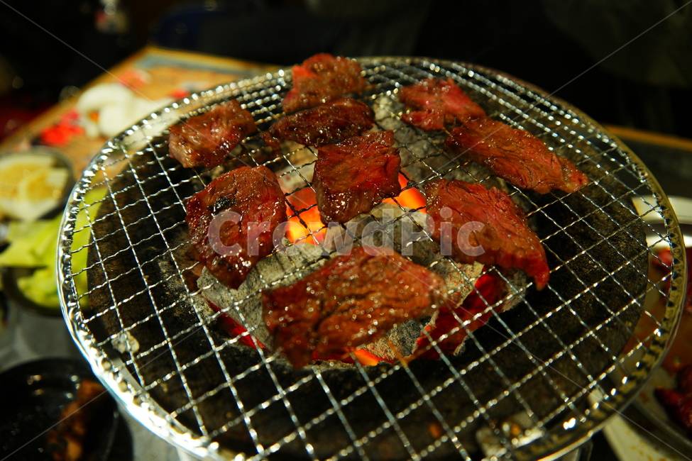 야키니쿠,야끼니꾸,소고기,숯불구이,일식,오사카,일본음식,음식,식재료,요리,food,cook,meal,dishes,food reserves,육류,고기,meat,일식,일본음식,일본요리,Japanese food,Japanese dishes,Japanese meal,Japanese cook