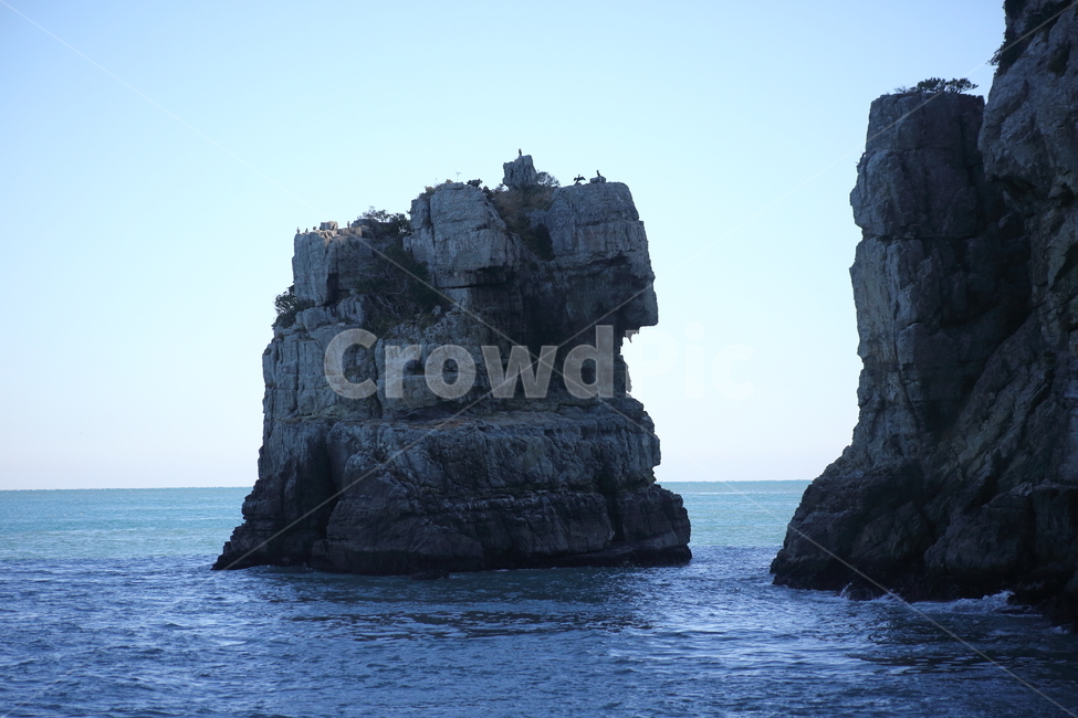 섬,바위섬,한려해상국립공원,바다,island,사자바위,남해바다,거제해금강,자연,풍경,nature,landscape,한국자연풍경,한국자연경관,korea nature landscape,ocean,대양,sea,outdoors,옥외,water,물,shoreline,해안선,promontory,곶,cliff,낭떠러지,land,땅