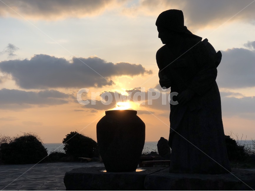 제주도,노을,sunset,jejuisland,바다,조각상,동상,석상,조형물,statue,bronze statue,stone statue,실루엣,그림자,silhouette,shadow