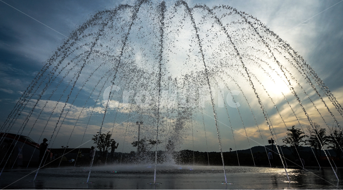 분수,쇼,노을,저녁,모양,하늘,구름,여름,계절,summer,season,water,물,fountain