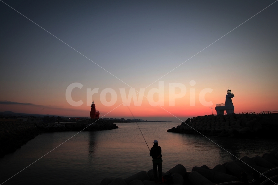 자연,풍경,제주도,낚시,노을,저녁노을,제주,자연,풍경,nature,landscape,한국자연풍경,한국자연경관,korea nature landscape,등대,lighthouse,사람,인물,인간,human,person,스포츠,레저,운동,sports,leisure,exercise,outdoors,옥외,water,물