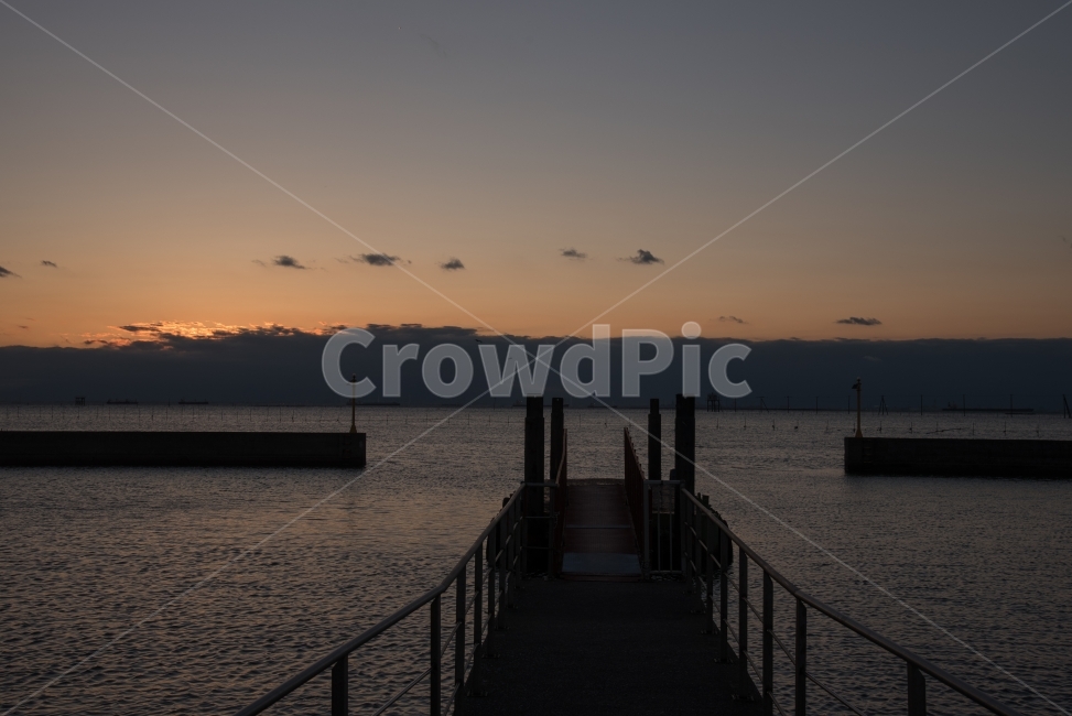 일몰,나루터,배,바다,노을,외로움,sunset,sea,일본,치바,키사라즈,japan,chiba,자연,풍경,nature,landscape,handrail,난간,banister,railing