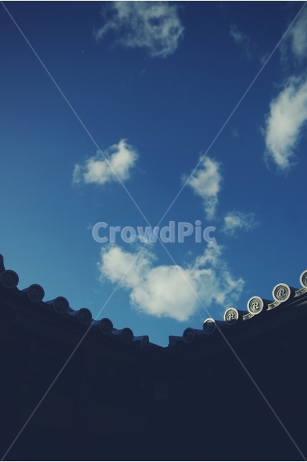 하늘,파랑,blue,기와,전통,traditional,지붕,건축물,건물외관,exterior,building,structure,architecture,construction