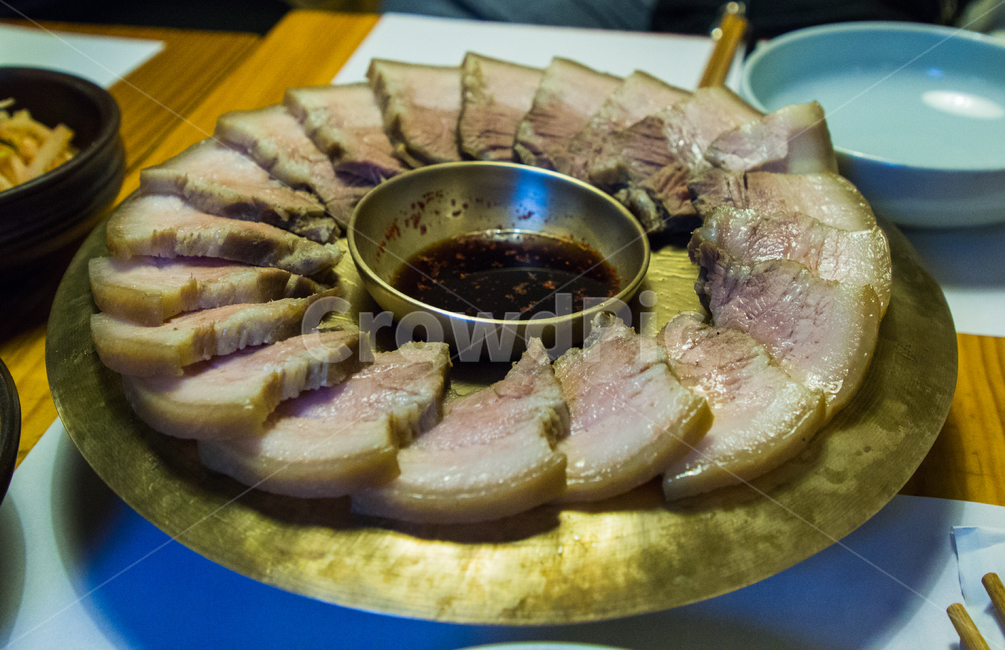 수육,한식,보쌈,요리,돼지고기,전통,몸보신,살코기,한국,음식,맛집,Asian,asiandishes,background,bacon,boiledbeef,boiledmeat,boiledpork,closeup,cook,cooked,cookery,cooking,cuisine,delicious,dining,dinner,dish,eat,favorite,food,gourmet,hansik,homemade,ingredient,Korea,koreafood,koreatraditionalfood,korean,Koreanfood,koreanstylefood,main,marination,meal,meat,plate,pork,recipe,restaurant,samgyupsal,sooyuk,soysauce,suyuk,tasty,topview,traditional,traditionalfood,yummy,한상,한국식,전통음식,음식,식재료,요리,food,cook,meal,dishes,food reserves,육류,고기,meat
