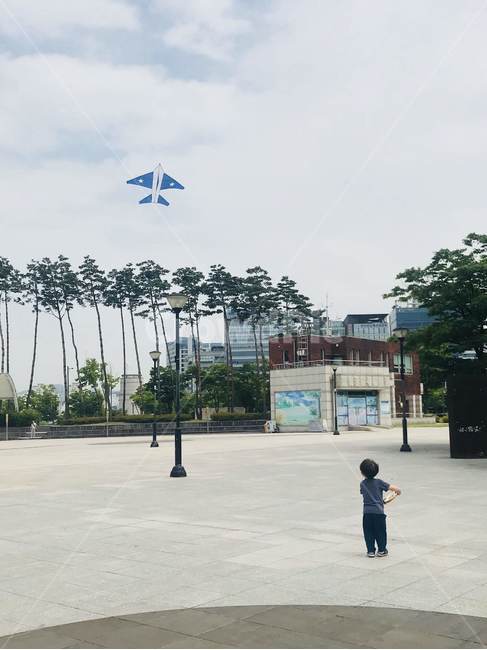 공원,화랑공원,사람,남자아이,여름,연날리기