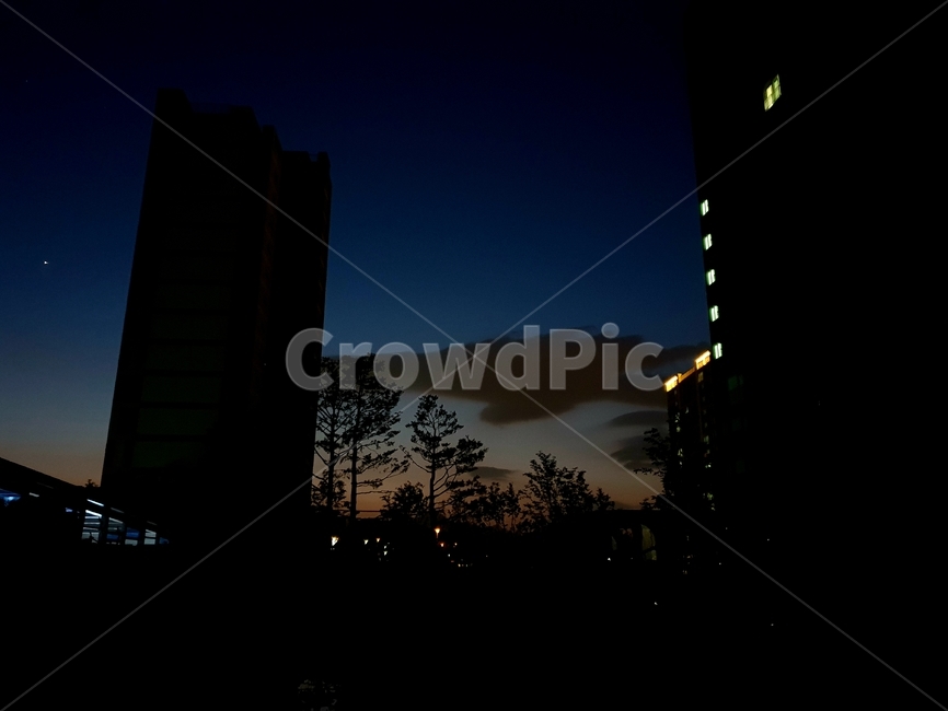 밤하늘,구름,잔잔함,조용함,밤,야경,밤,풍경,nightscape,night,landscape,도시,city,silhouette,실루엣,nature,자연,outdoors,옥외