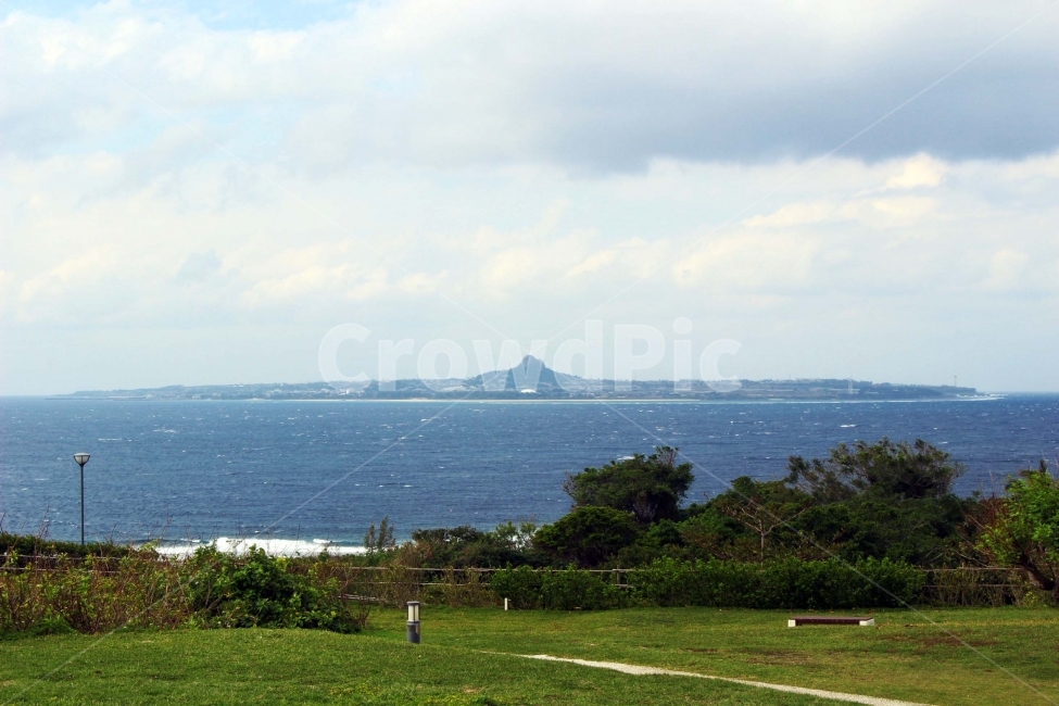 섬,island,바다,sea,자연,야외,풍경,전경,경관,구름,하늘,나무,식물,자연,풍경,nature,landscape,해외,외국,세계,foreign,oversea,world,세계자연풍경,해외자연풍경,외국자연풍경,world nature landscape,outdoors,옥외,land,땅,shoreline,해안선,water,물,ocean,대양,plant,grass,잔디
