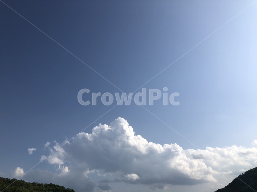 nature,자연,하늘,푸른하늘,sky,azuresky,뭉개구름,맑음,맑은하늘,구름,cloud,자연,풍경,nature,landscape