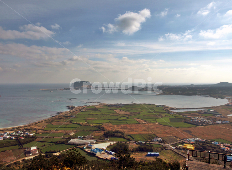 지미봉,오름,올레21코스,올레,제주,성산일출봉,바다,마을,전원,제주도,jeju,jeju island,시골,마을,풍경,landscape,country,rural,town,outdoors,옥외,scenery,nature,자연,경치,land,땅,ocean,대양,water,물,sea,shoreline,해안선