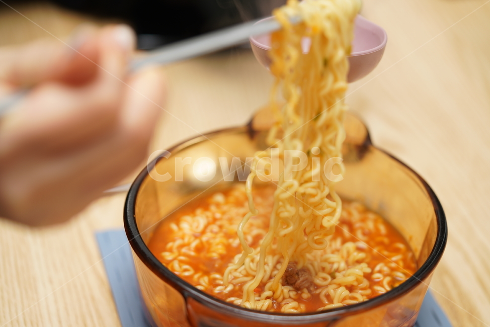 라면,식사,인스턴트,먹거리,면요리,국물,noodle,간식,food,음식,음식,식재료,요리,food,cook,meal,dishes,food reserves,면류,면요리,noodles