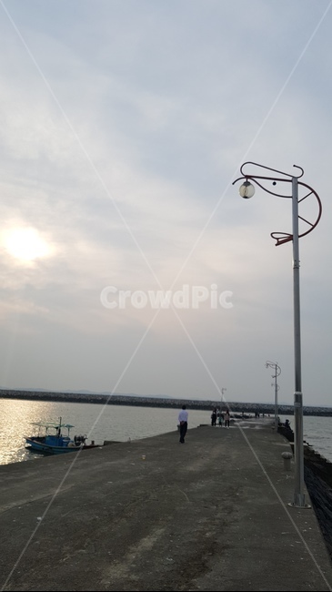 노을,새우,바다,부두,대하,가로등,자연,풍경,nature,landscape,vehicle,차량,boat,보트,transportation,교통
