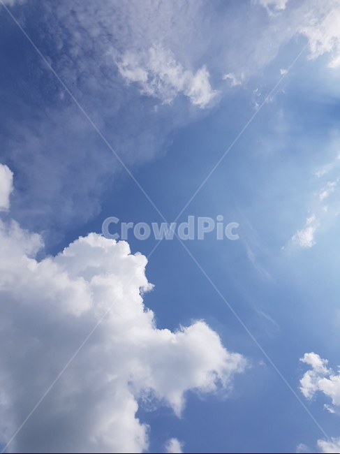 구름,하늘,파란하늘,뭉게구름,하얀구름,cloud,sky,파란색,하얀색,흰색,blue,bluesky,white