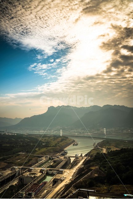 하늘,구름,댐,배,강,nature,자연,outdoors,옥외,scenery,풍경,landscape,경치,mountainrange,산맥,mountain,산,cloudy,선박,자연,풍경,nature,landscape
