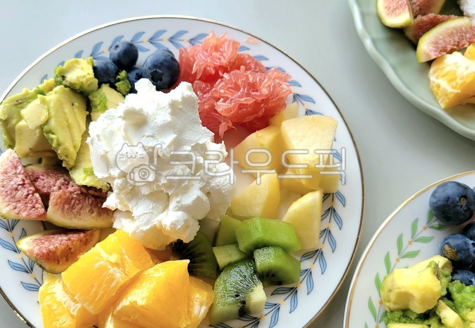 avocado,kiwi,salad,Greek yogurt,fruit,plate,bowl,vitamin,food,orange,apple,dish,brunch,diet
