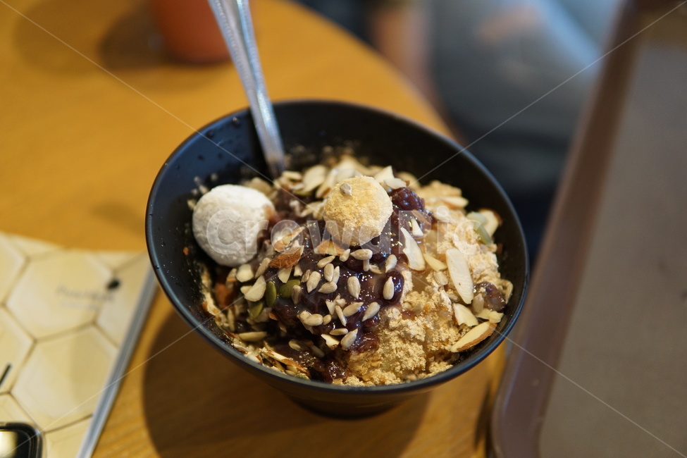 팥빙수,빙수,찹쌀떡빙수,카페,옛날팥빙수,음식,식재료,요리,food,cook,meal,dishes,food reserves,디저트,간식,후식,dessert,snack