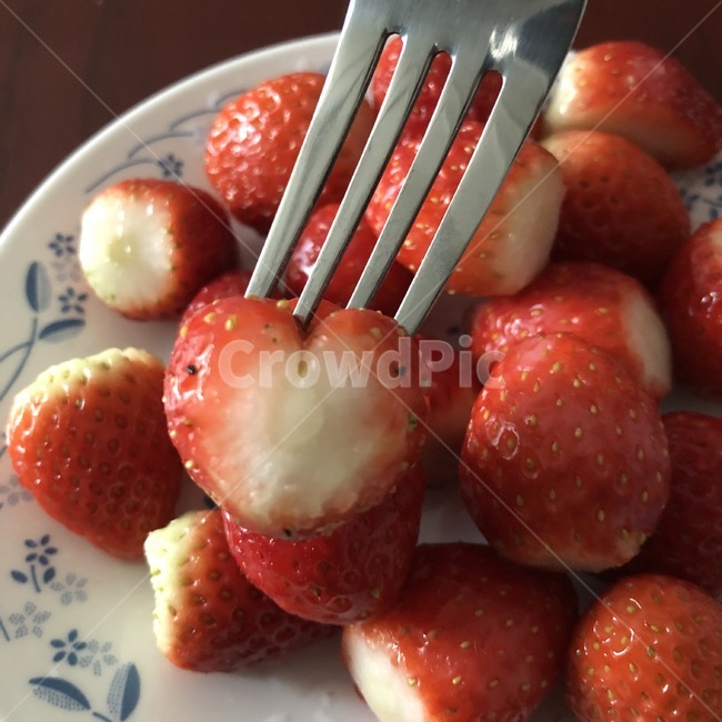 하트,딸기,과일,빨간색,봄,음식,식재료,요리,food,cook,meal,dishes,food reserves,과일,열매,fruit