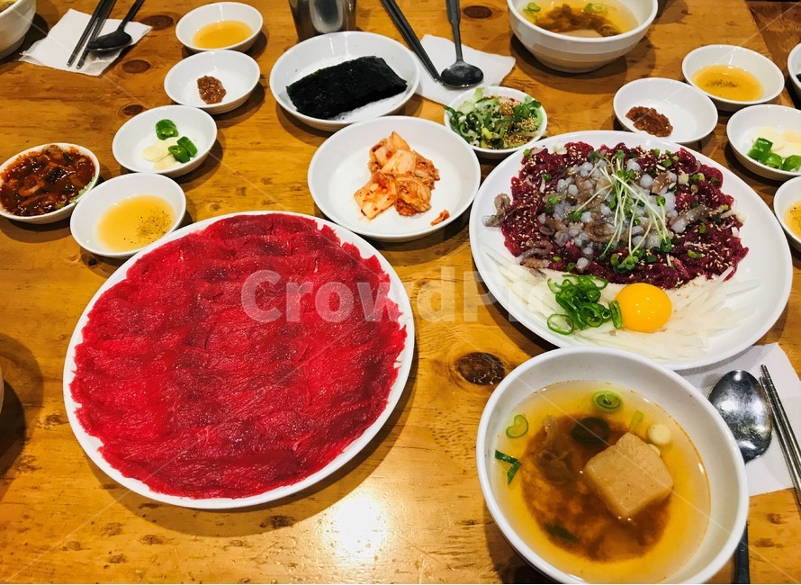 광장시장,육회자매집,육사시미,육탕이,소고기뭇국,맛집